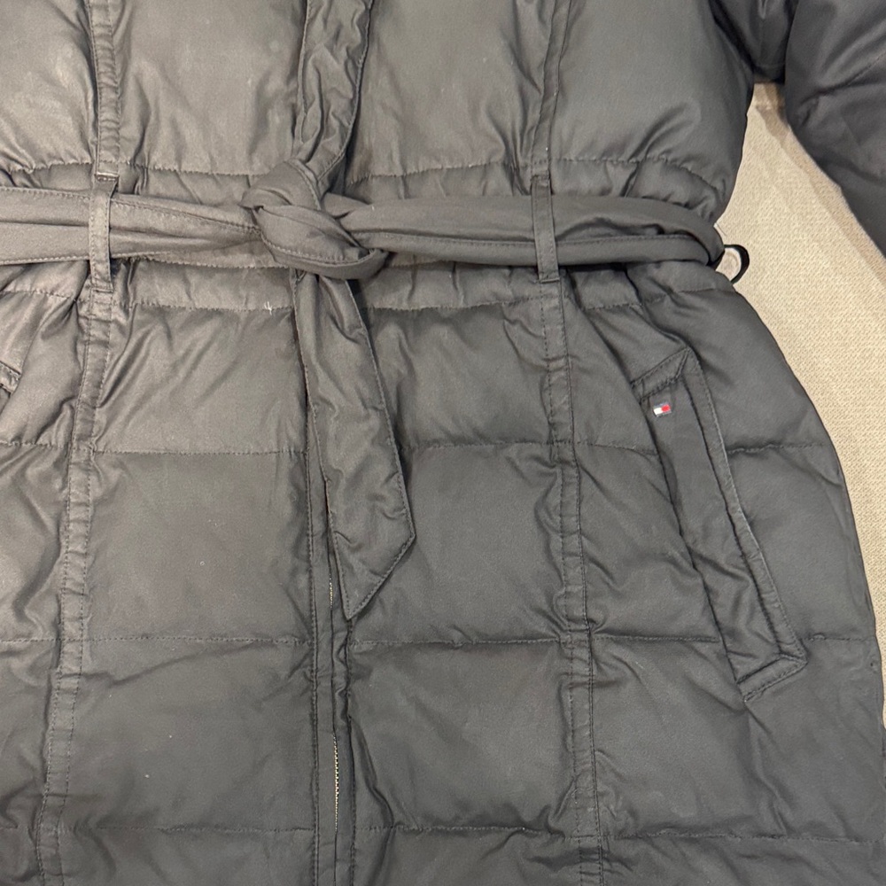 Tommy Hilfiger Women's Black Belted Puffer Coat - Picture 4 of 6